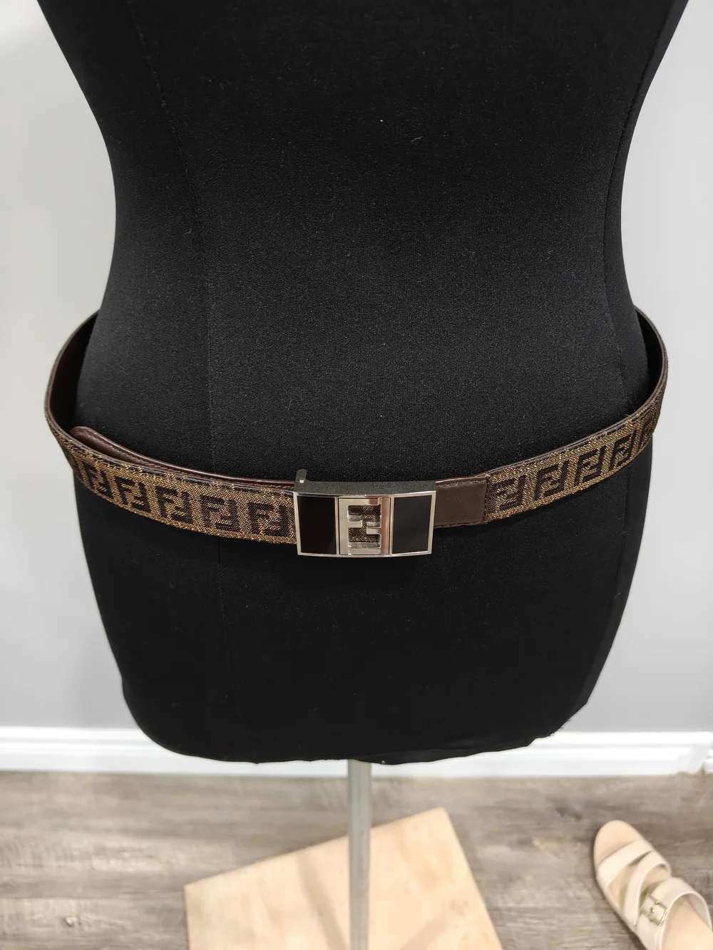 🐢 Fendi Silver and Black Logo Plate Belt Buckle Vintage